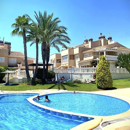 Casa Ana & Peter / Zeniamar